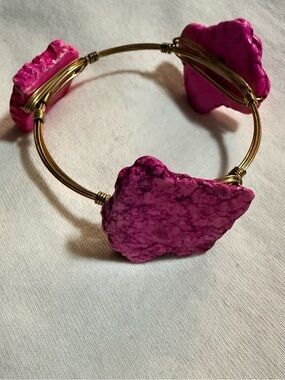 Hot Pink Raw Stone Wire Wrapped Bangle Bracelet Gold Tone Statement Cuff 7.5